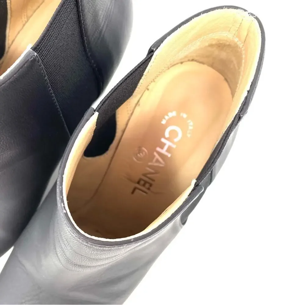 Chanel Black Boots w LOGO Pointed Toe Chain Detail 38.5 AUTHENTIC box included